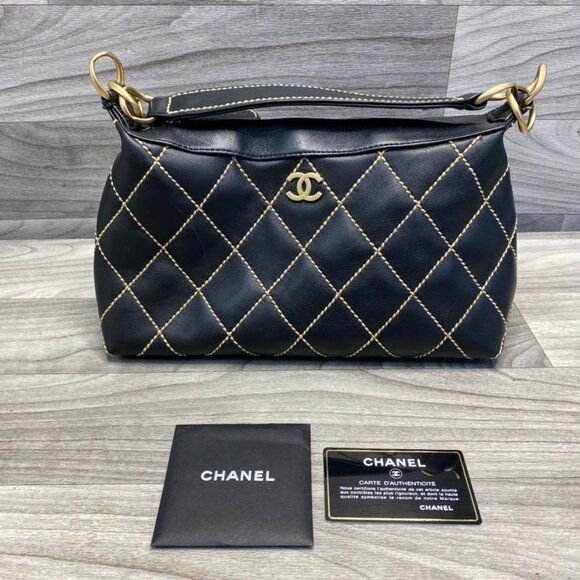 CHANEL Quilted Black Leather Shoulder Bag with Gold Hardware - Picture 1 of 11
